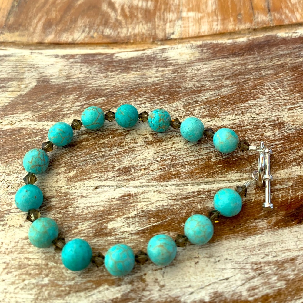 NWOT Turquoise Beaded Bracelet 7 7/8 inches PRICE DROP